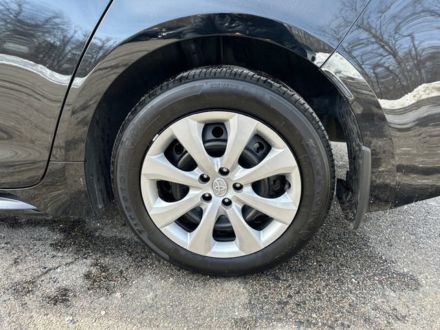 Certified 2025 Toyota Corolla LE image 15