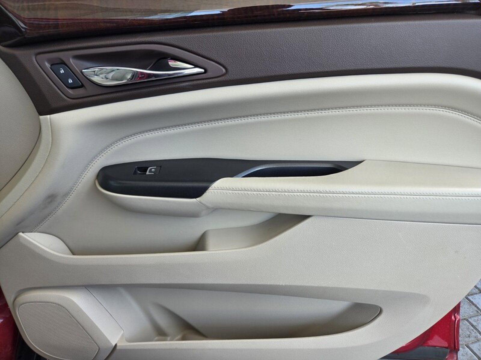 Used 2015 Cadillac SRX Luxury w/ Driver Awareness Package FWD image 22