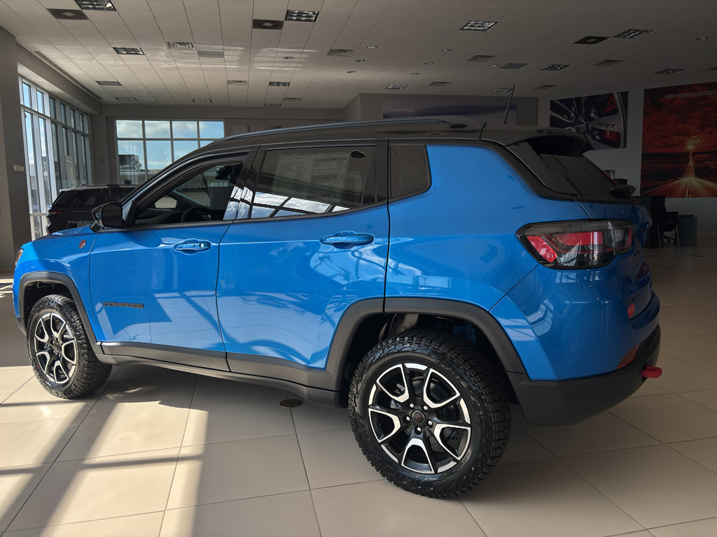 New 2025 Jeep Compass Trailhawk w/ Trailhawk Elite Group image 10