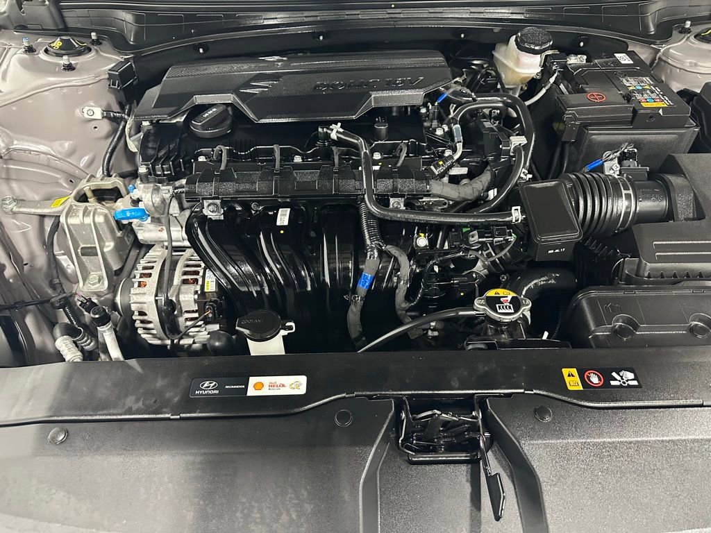 Used 2025 Hyundai Elantra Sport image 59