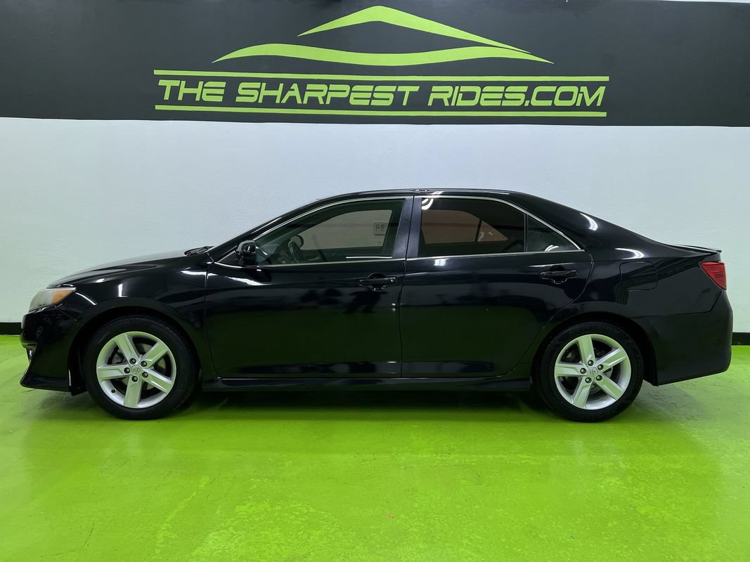 Used 2014 Toyota Camry SE FWD image 6