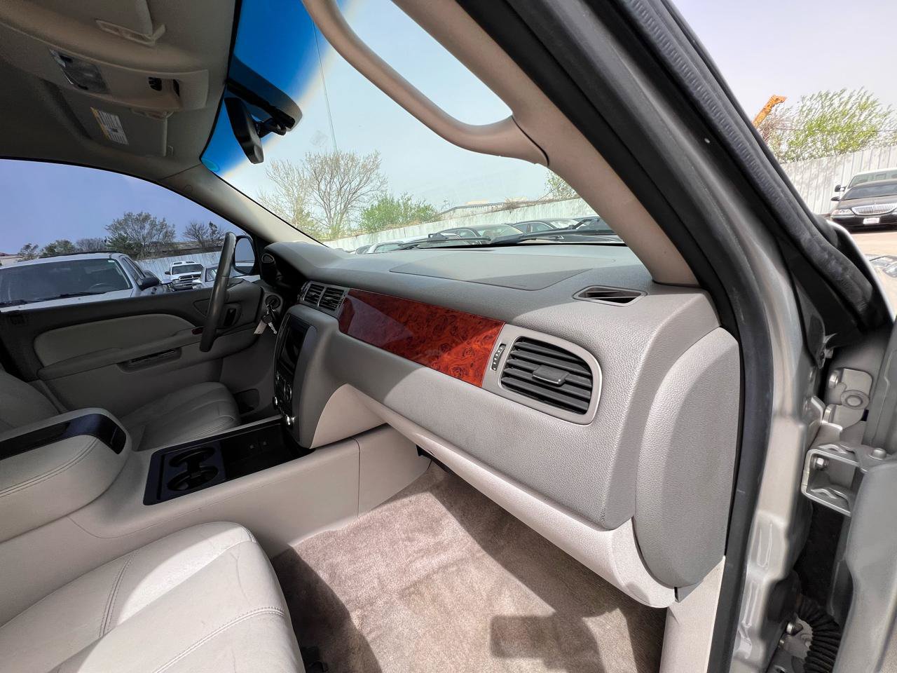 Used 2013 GMC Yukon XL SLT RWD image 41