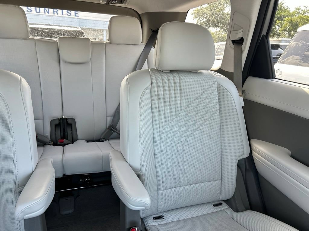 Used 2026 Hyundai Palisade SEL FWD image 14