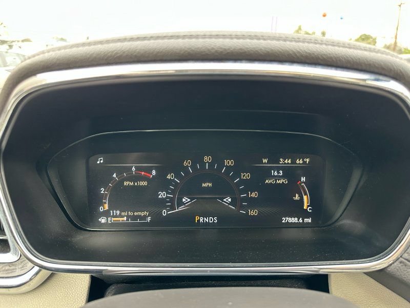 Used 2019 Lincoln Continental Select w/ Continental Climate Package AWD/4WD image 20
