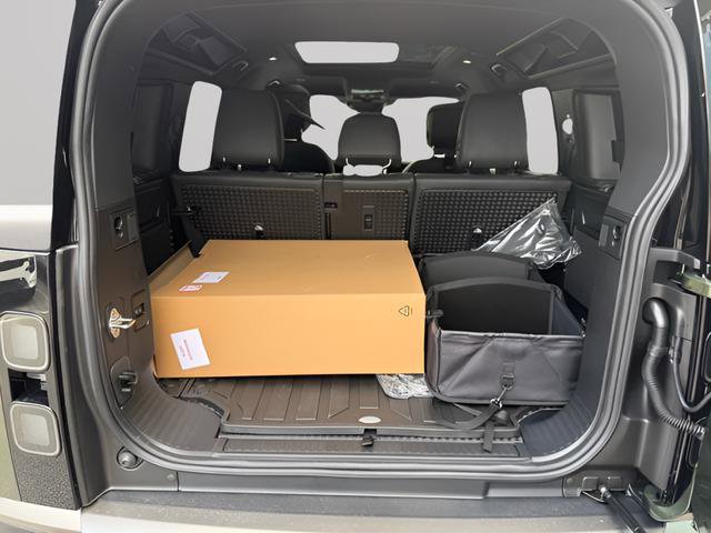 New 2026 Land Rover Defender 110 S AWD/4WD image 4