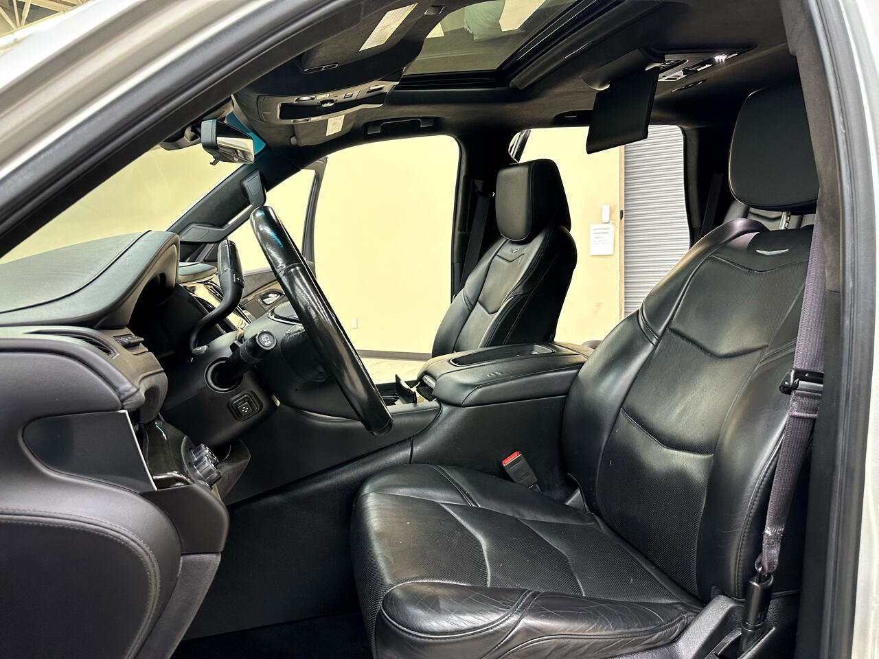 Used 2017 Cadillac Escalade Platinum image 22