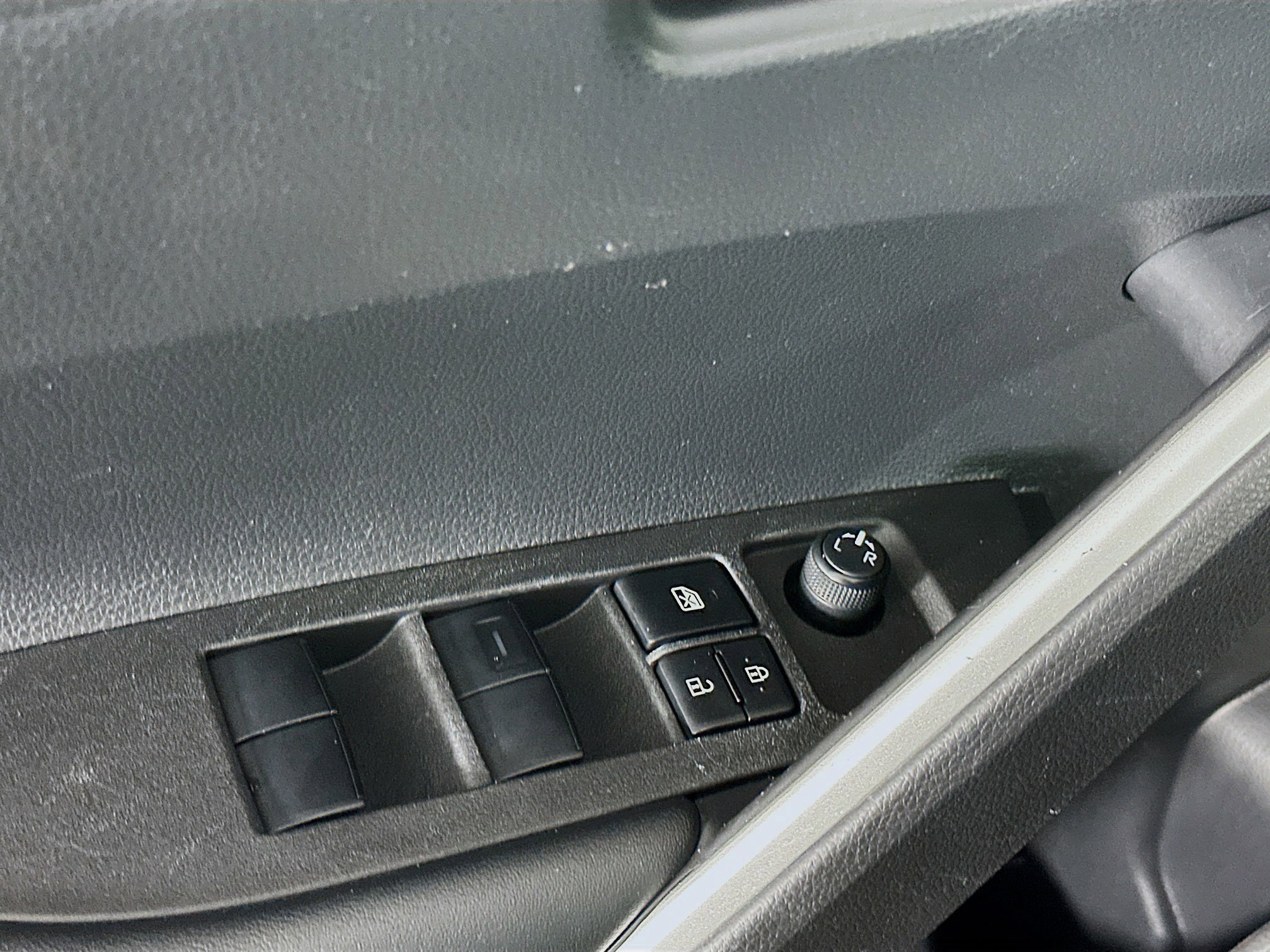 Used 2025 Toyota Corolla Cross AWD Hybrid image 15