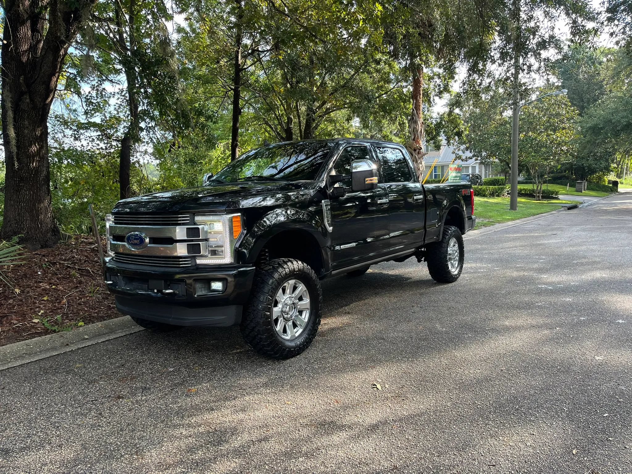 Used 2019 Ford F350 Limited AWD/4WD image 7