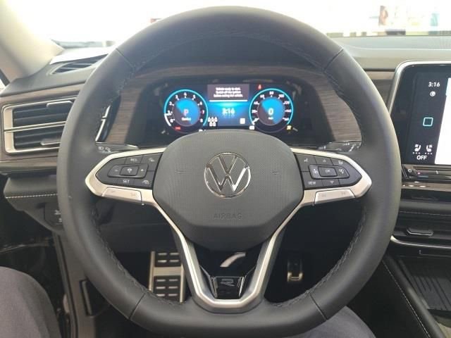 New 2025 Volkswagen Atlas SEL Premium R-Line image 18