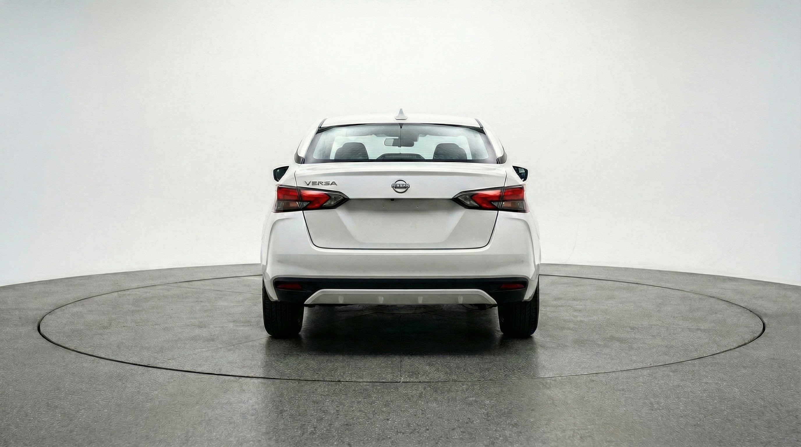 Used 2025 Nissan Versa SV image 7