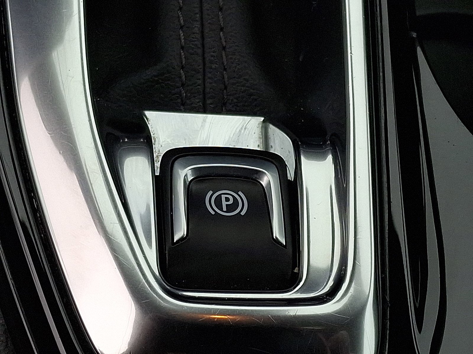 Used 2025 Chevrolet Trax LT FWD image 23