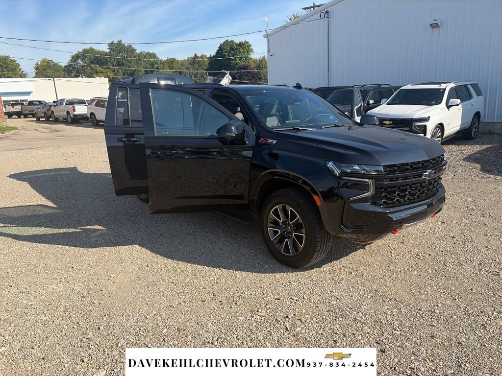 Used 2024 Chevrolet Suburban Z71 w/ Luxury Package AWD/4WD image 35