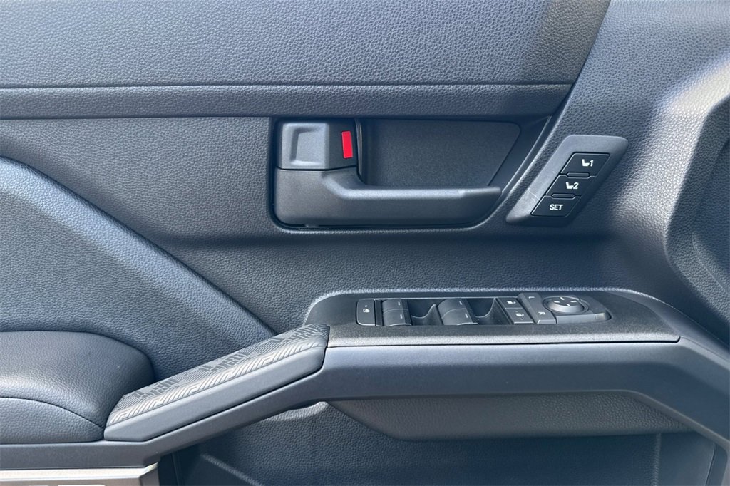 Used 2025 Toyota 4Runner TRD Off-Road Premium image 11