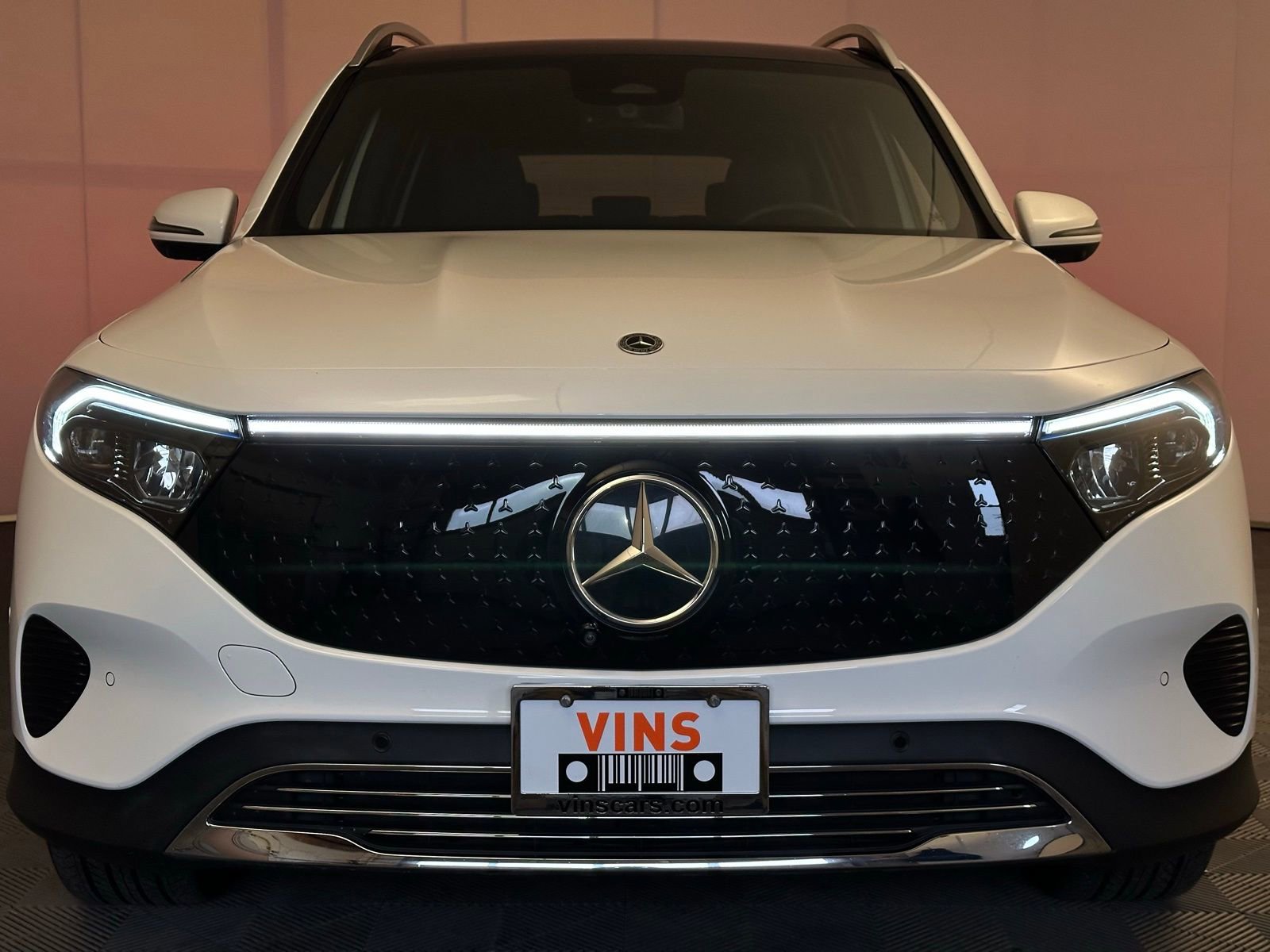 Used 2024 Mercedes-Benz EQB 300 4MATIC image 23