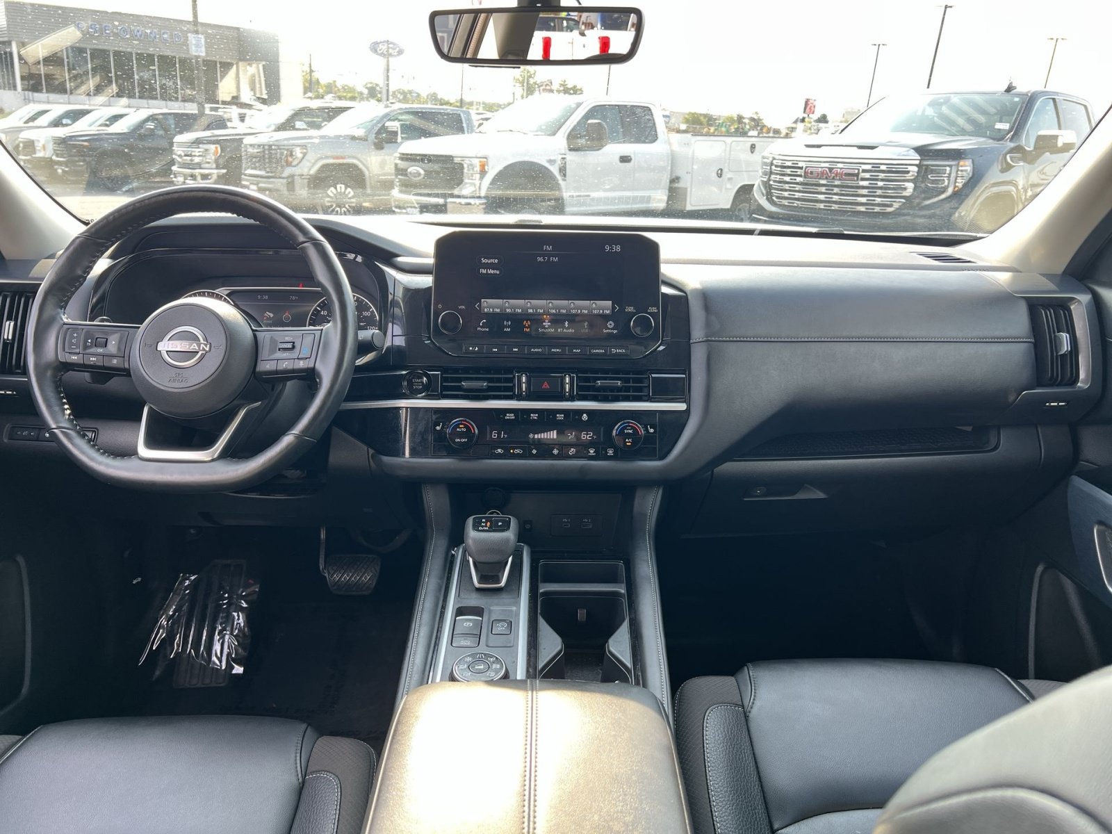 Used 2025 Nissan Pathfinder SL AWD/4WD image 22