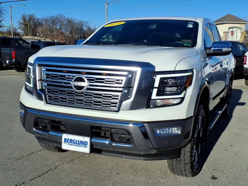 Used 2023 Nissan Titan Platinum Reserve w/ Moonroof Package image 9
