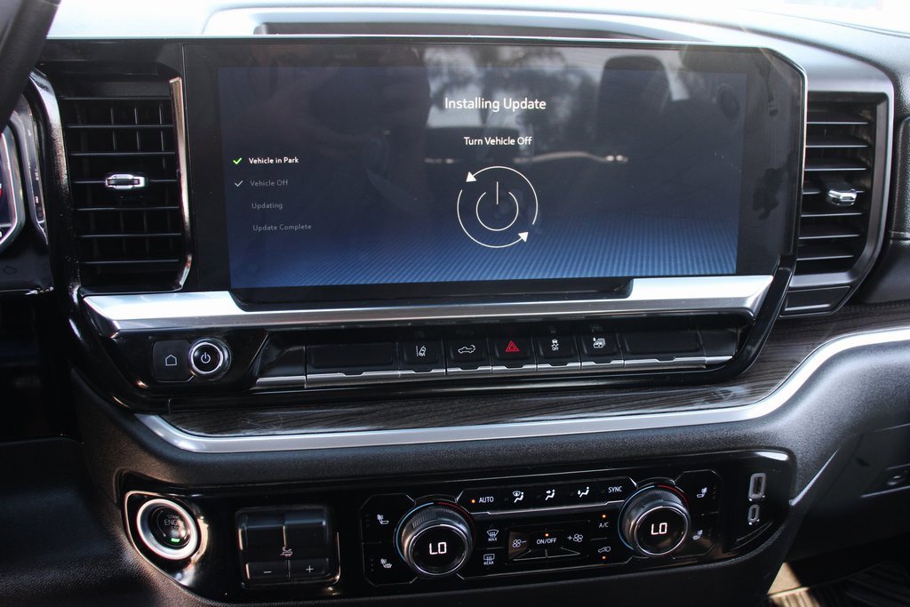 Used 2025 Chevrolet Silverado 2500 LT w/ Convenience Package image 25