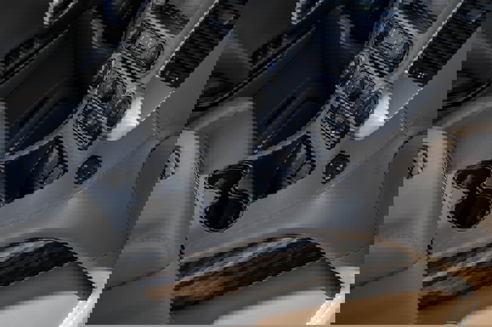 Used 2018 GMC Yukon SLT w/ Open Road Package image 22