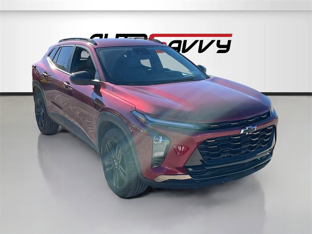 Used 2024 Chevrolet Trax ACTIV w/ Driver Confidence Package image 1