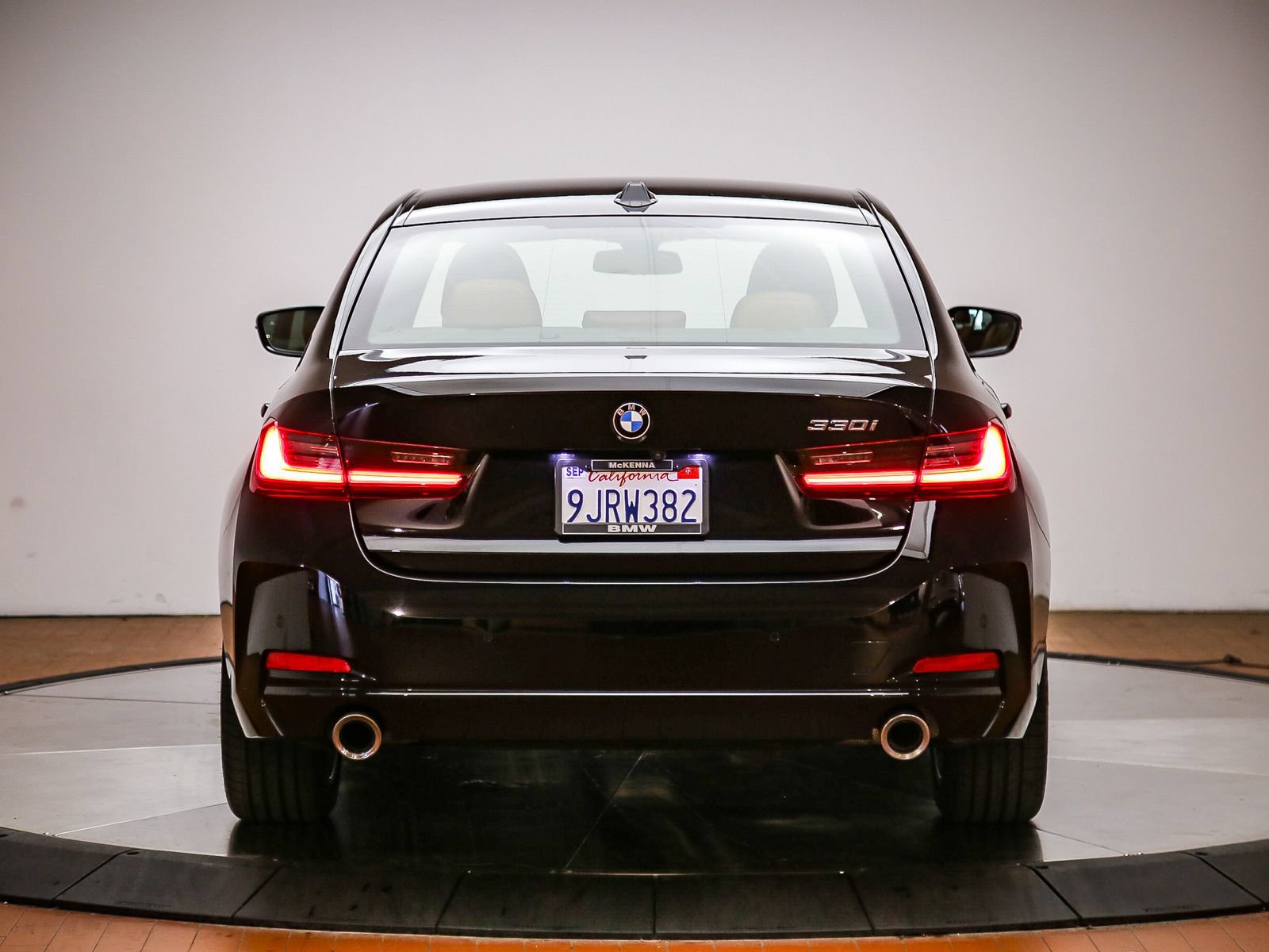 Used 2023 BMW 330i Sedan w/ Premium Package RWD image 3