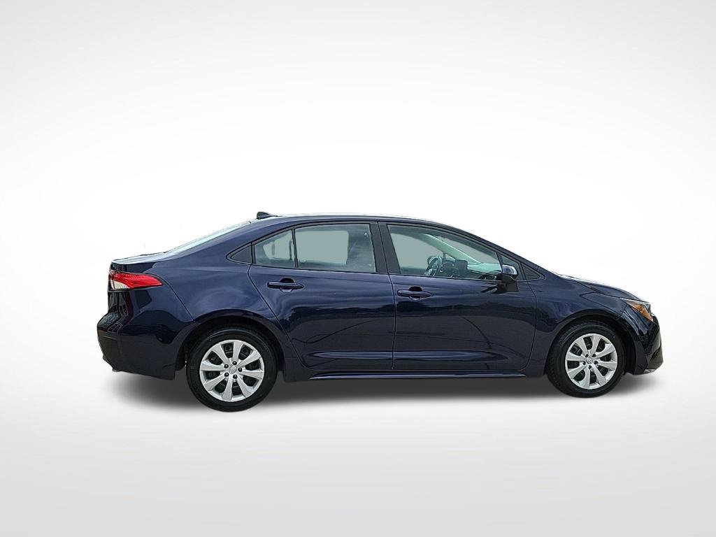 Used 2024 Toyota Corolla LE FWD image 5