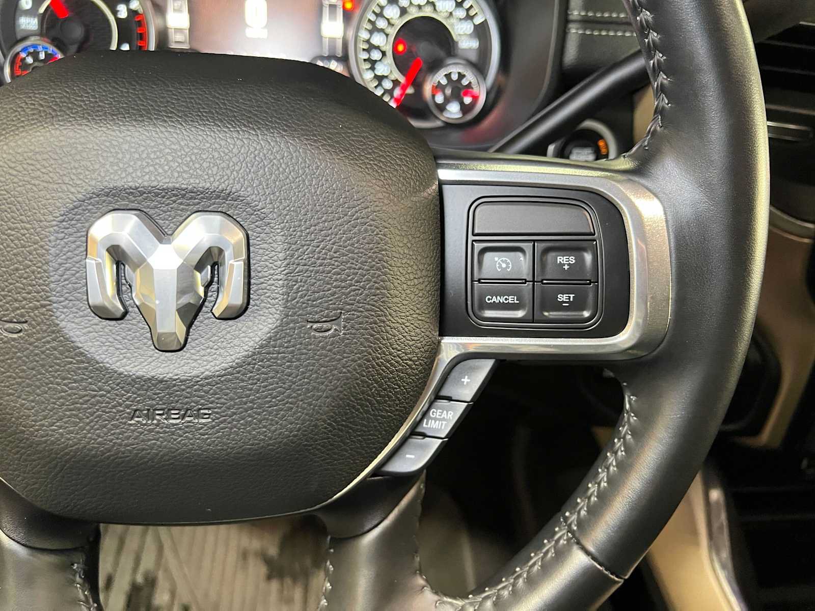 Used 2022 RAM 2500 Laramie AWD/4WD image 34