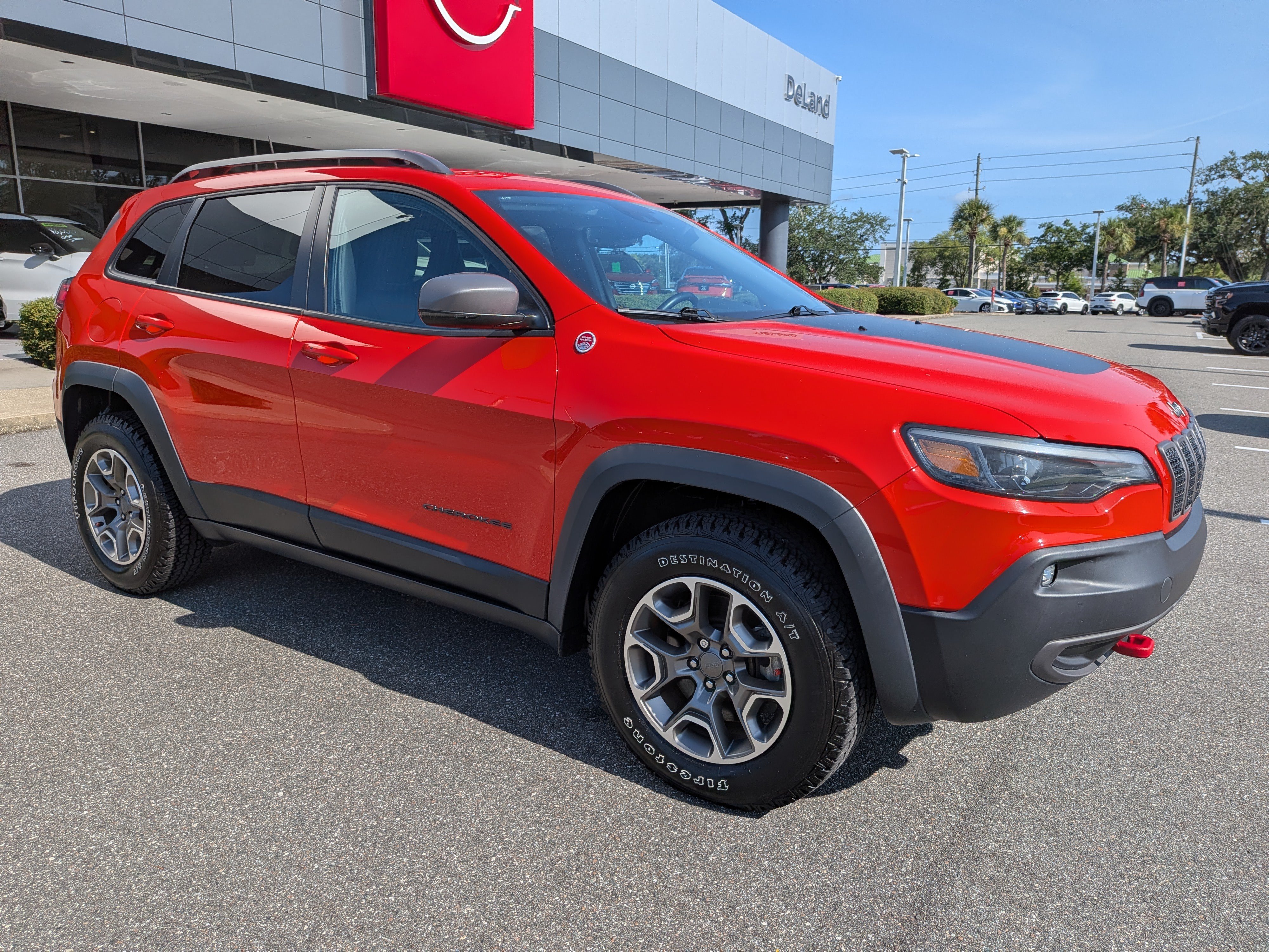 Used 2021 Jeep Cherokee Trailhawk w/ Sun, Sound & Nav Group AWD/4WD image 2