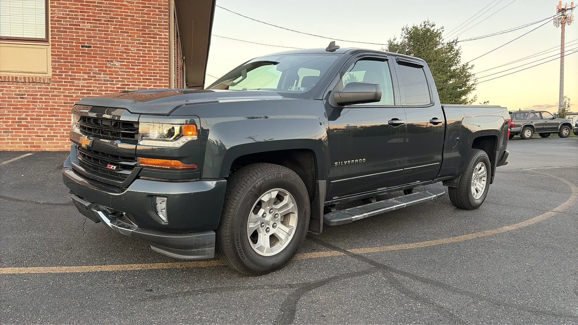 Used 2019 Chevrolet Silverado 1500 LT w/ All Star Edition image 2
