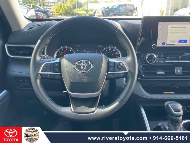 Used 2024 Toyota Highlander XLE AWD/4WD image 15
