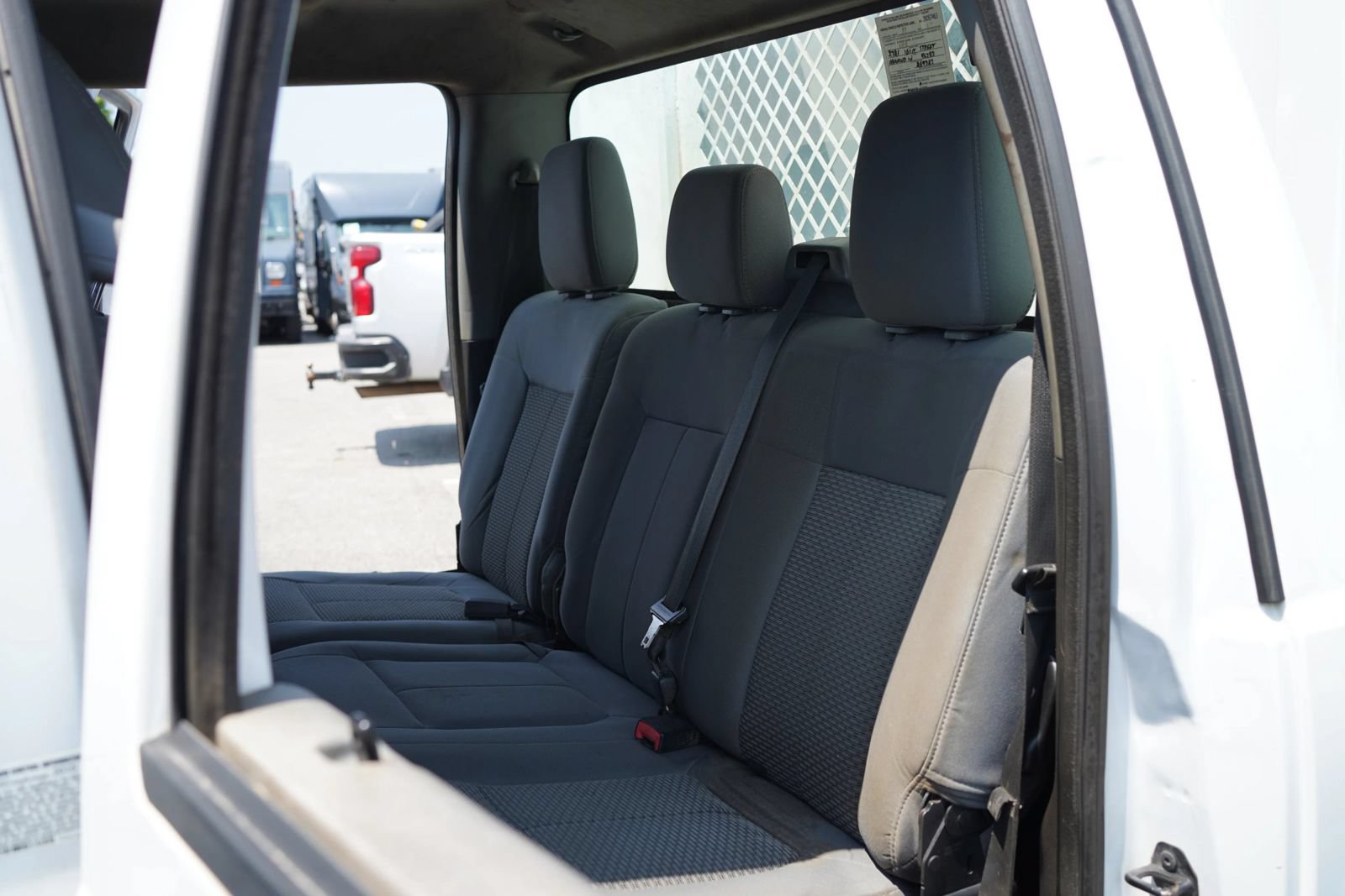 Used 2015 Ford F550 4x4 Crew Cab Super Duty image 28