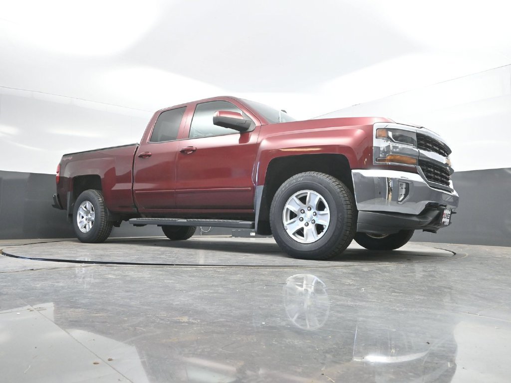 Used 2017 Chevrolet Silverado 1500 LT w/ All Star Edition AWD/4WD image 37
