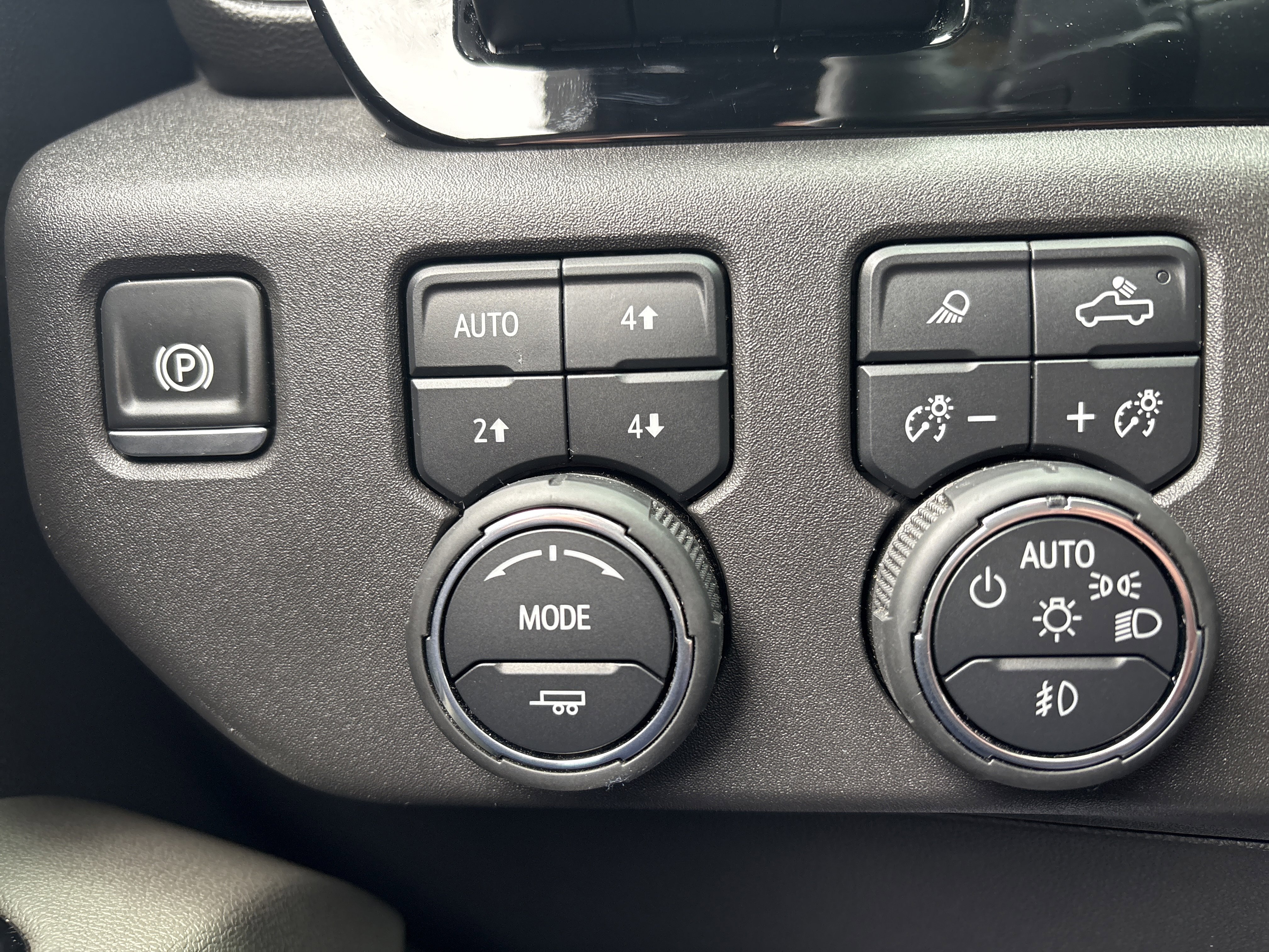 Used 2025 Chevrolet Silverado 1500 ZR2 w/ Technology Package image 41