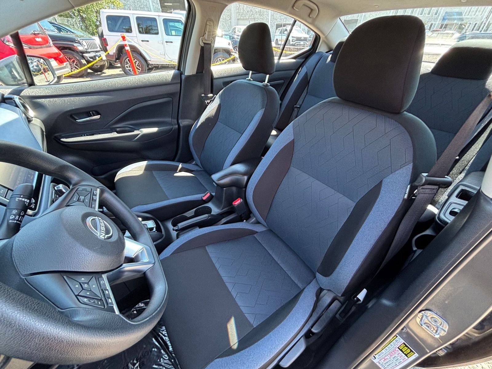 Used 2025 Nissan Versa SV FWD image 34