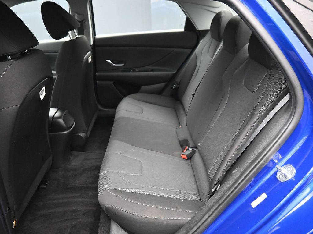 Certified 2023 Hyundai Elantra SE w/ Cargo Package image 20