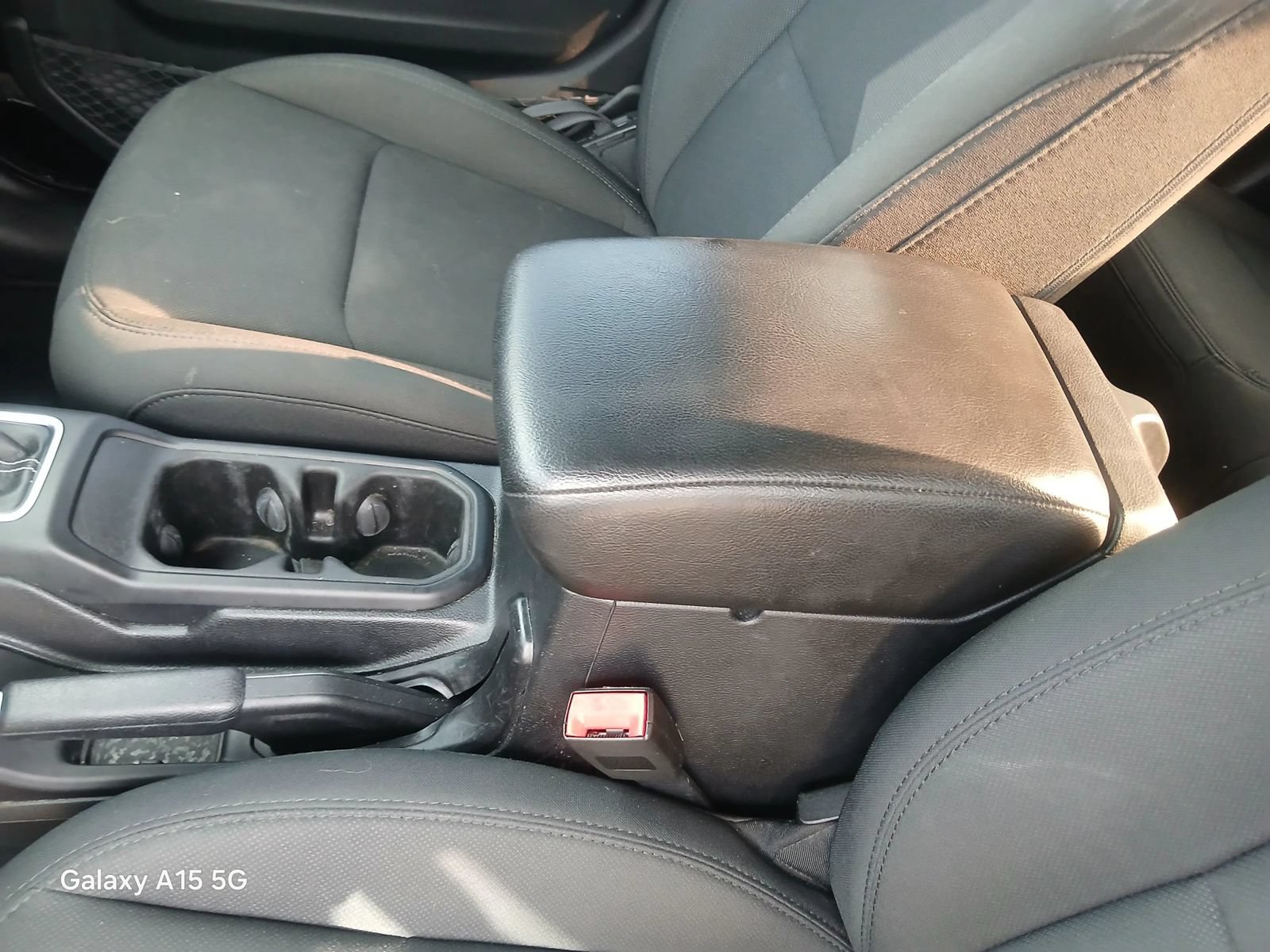 Used 2020 Jeep Gladiator Overland AWD/4WD image 8