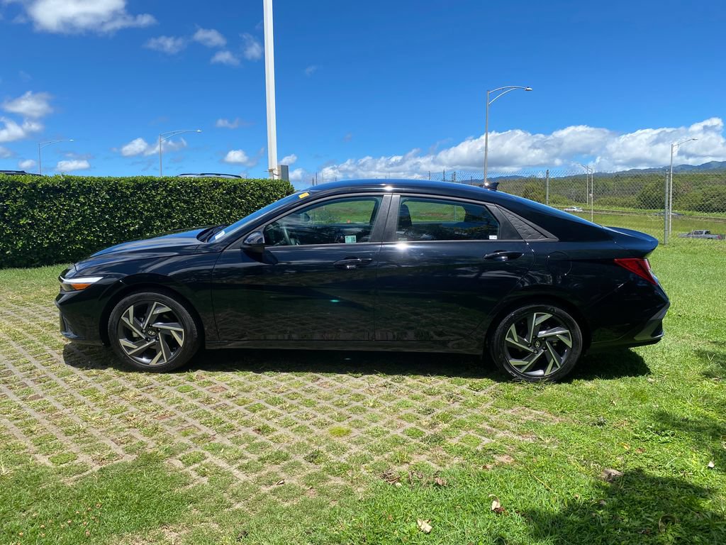 Certified 2025 Hyundai Elantra Sport FWD image 22