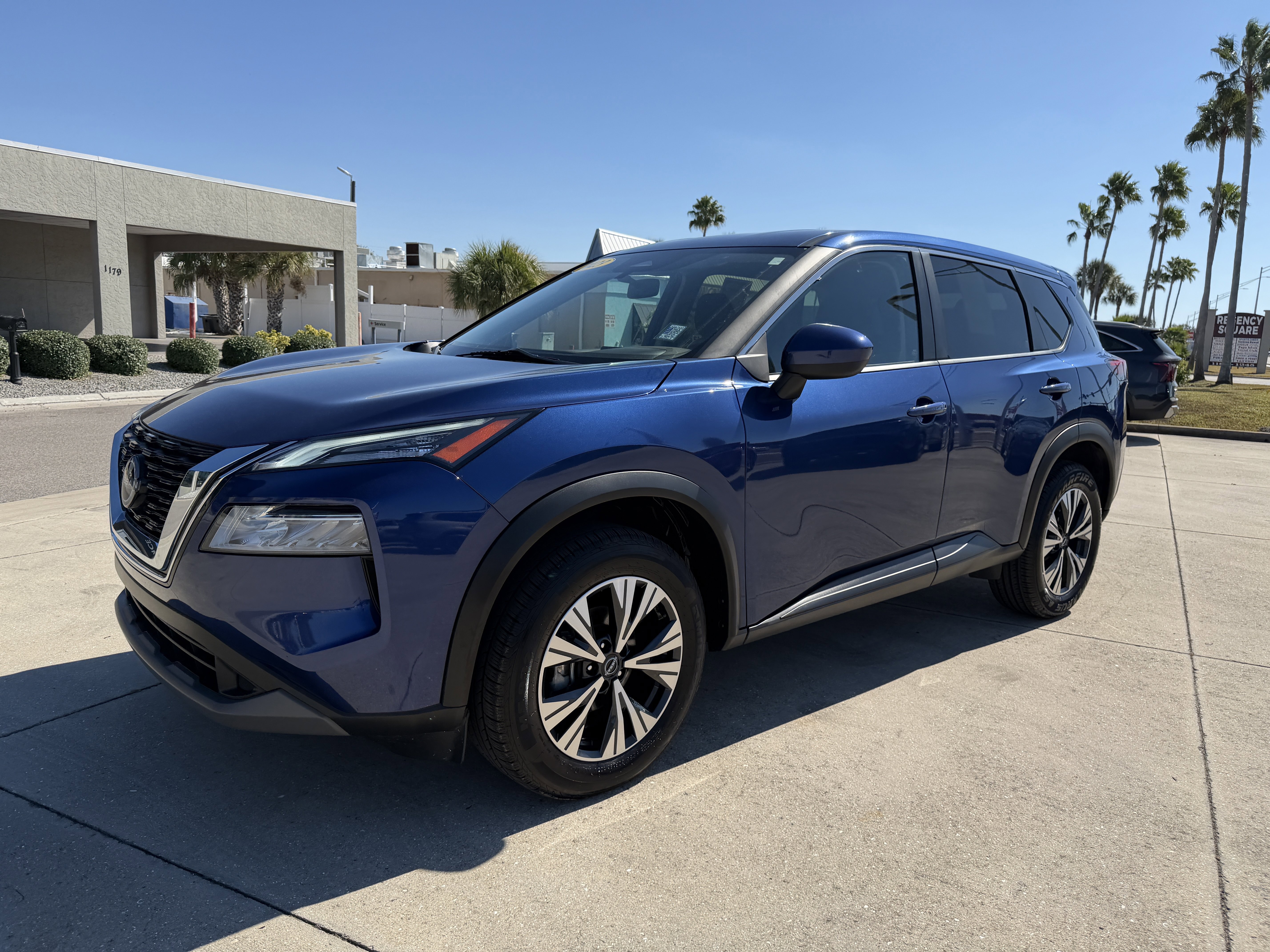 Used 2023 Nissan Rogue SV image 8