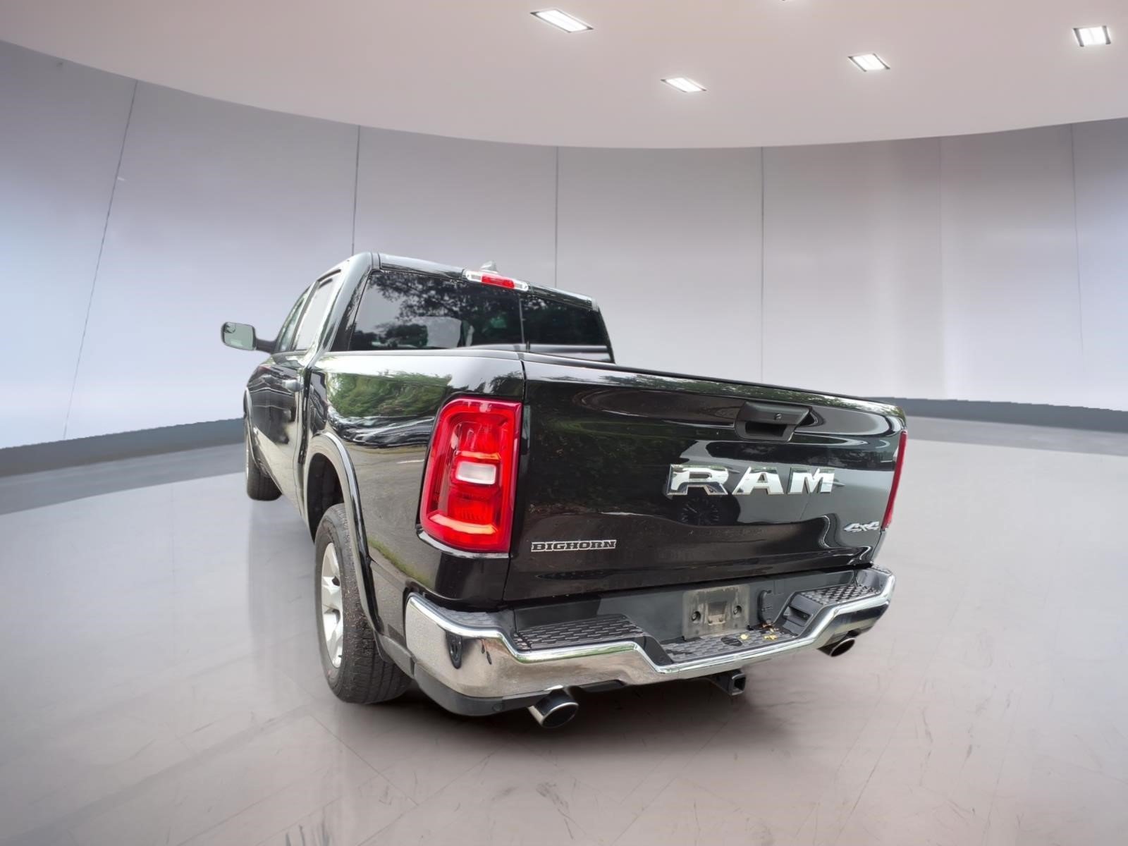 Used 2025 RAM 1500 Big Horn AWD/4WD image 3