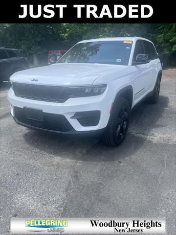 Certified 2022 Jeep Grand Cherokee Altitude image 1
