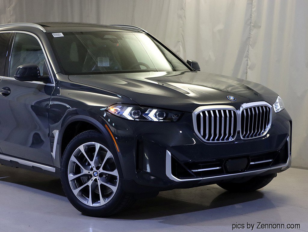 Used 2026 BMW X5 xDrive50e w/ Climate Comfort Package image 2