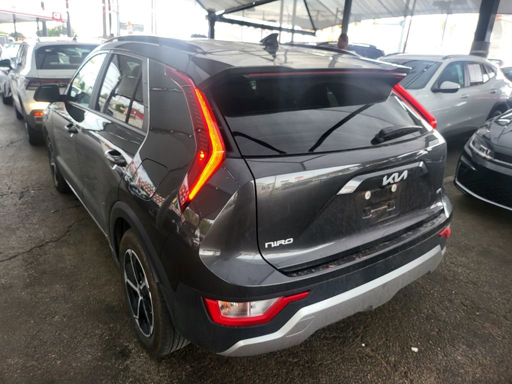 Used 2025 Kia Niro LX FWD image 9