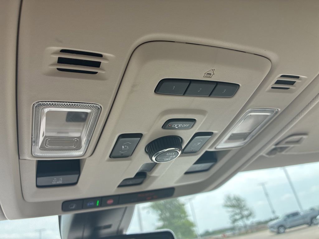 Used 2021 GMC Yukon Denali image 15