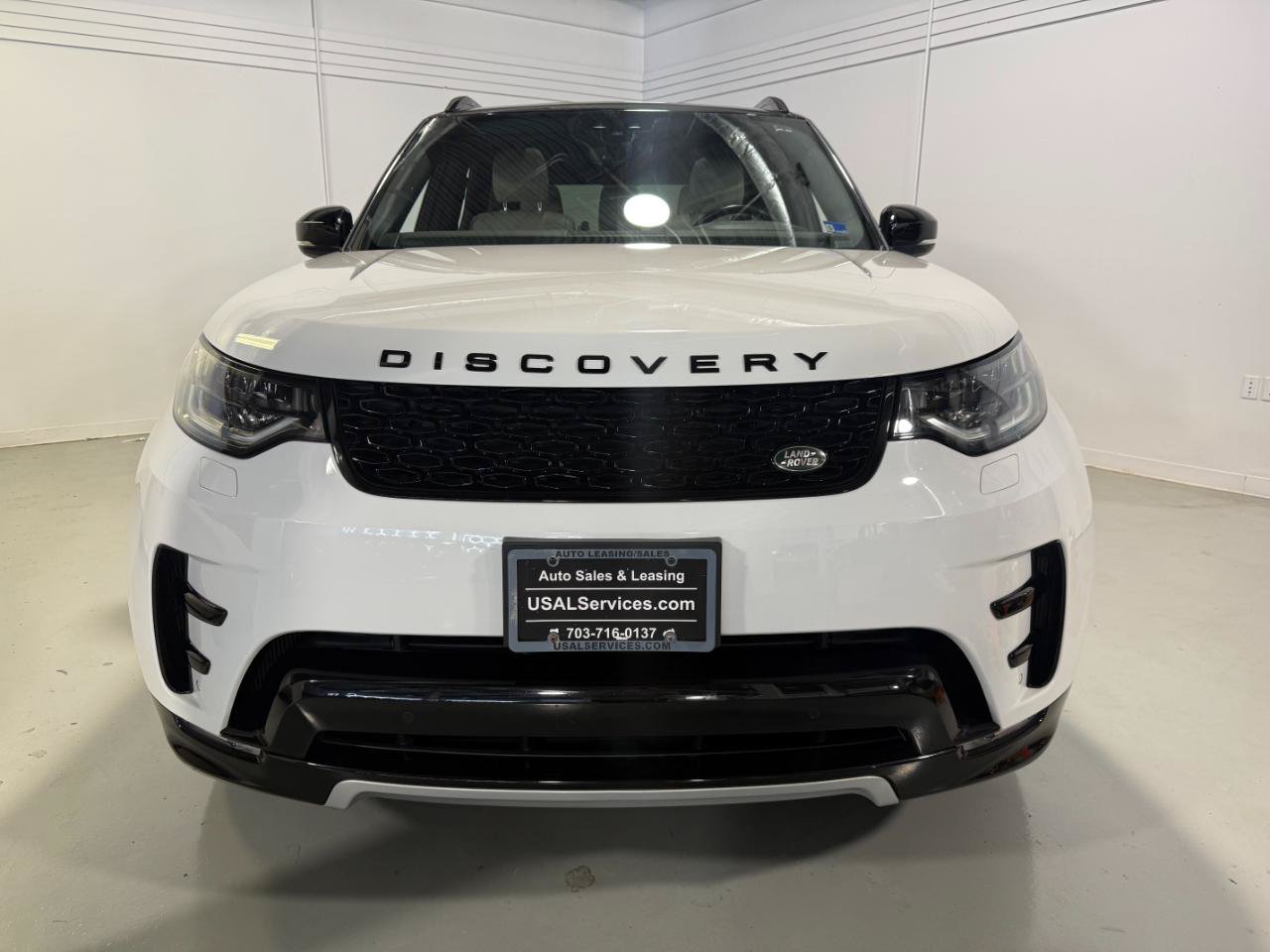 Used 2020 Land Rover Discovery Landmark AWD/4WD image 2