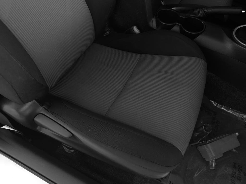 Used 2015 Scion tC 2D Hatchback image 33