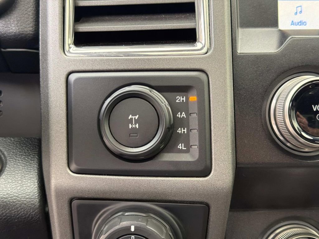 Used 2019 Ford F150 Raptor w/ Equipment Group 802A Luxury image 34