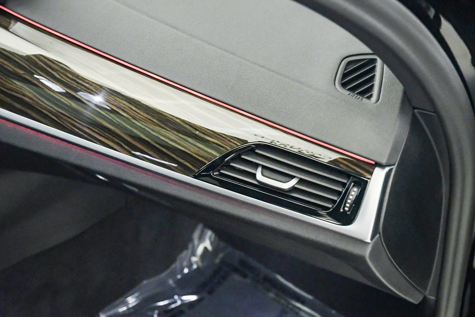 Certified 2023 BMW 530e w/ Convenience Package image 17