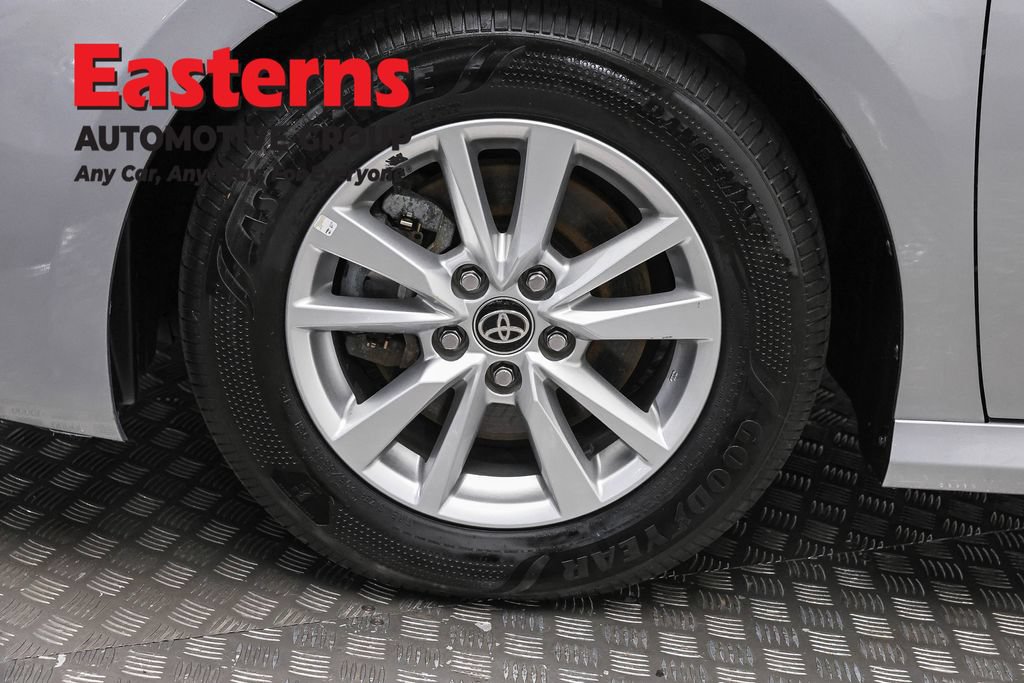 Used 2025 Toyota Camry LE w/ Convenience Package FWD image 33