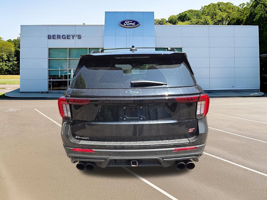 Certified 2025 Ford Explorer ST AWD/4WD image 7