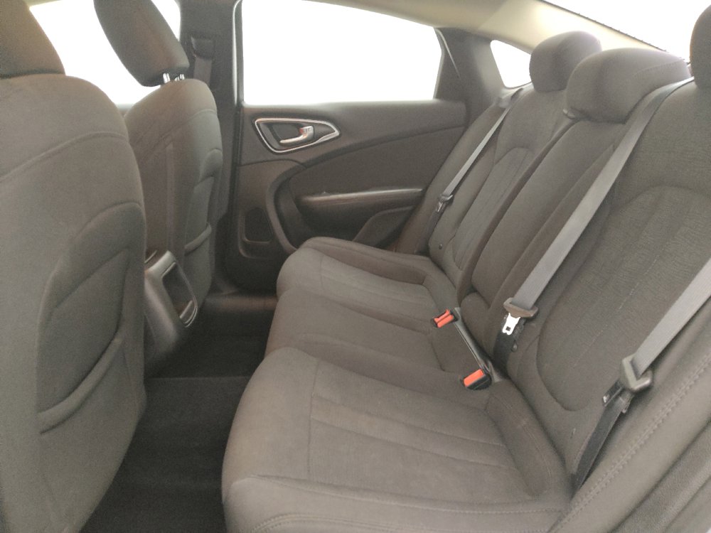 Used 2015 Chrysler 200 Limited FWD image 18