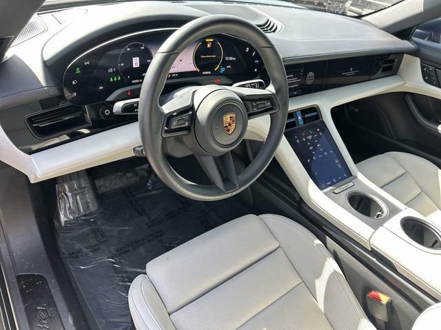 Used 2022 Porsche Taycan 4S image 9